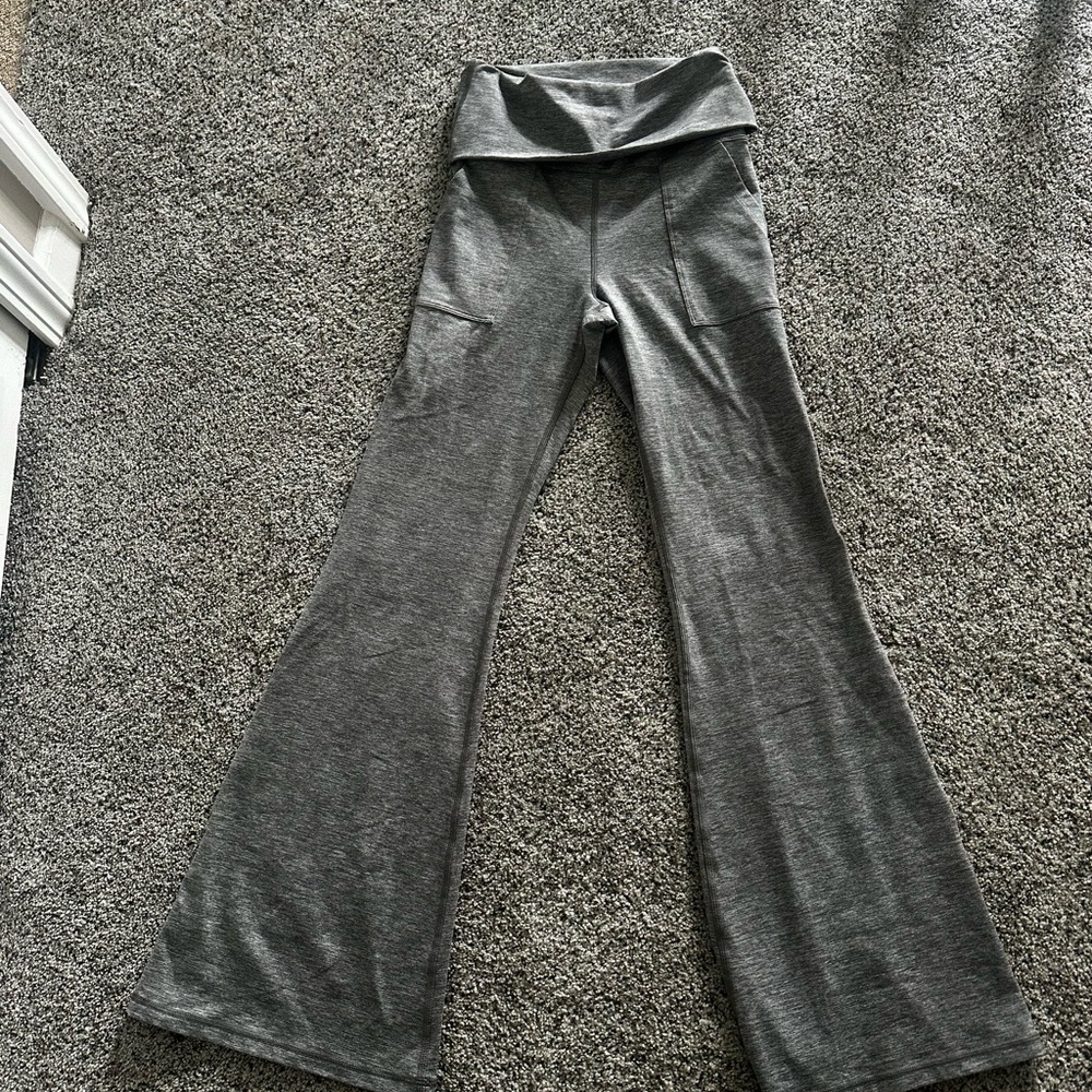 Arie Offline “The Hugger” Yoga pants Xtra Bootcut - Picture 2 of 3